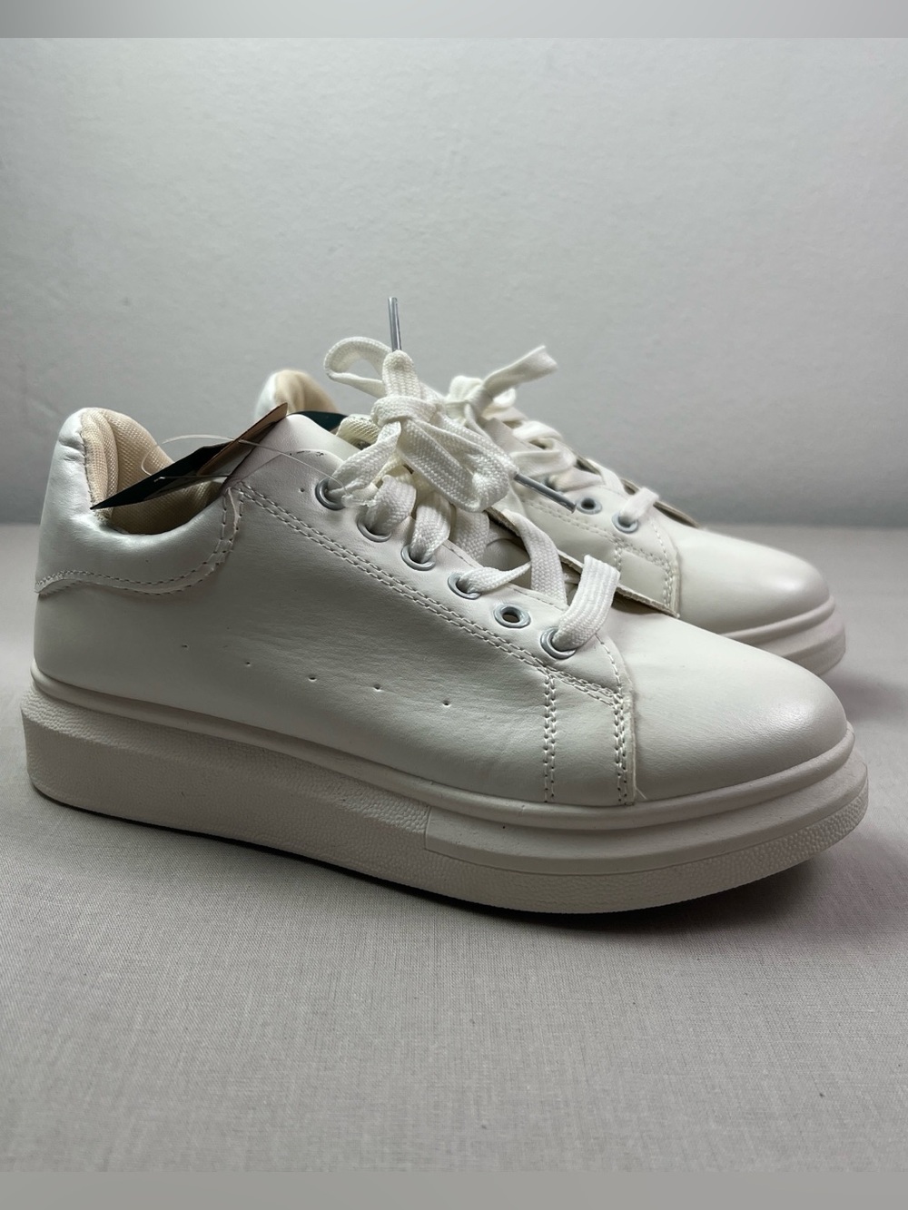 Roxy Sheilahh Platform Sneaker - White - Womens Size 6